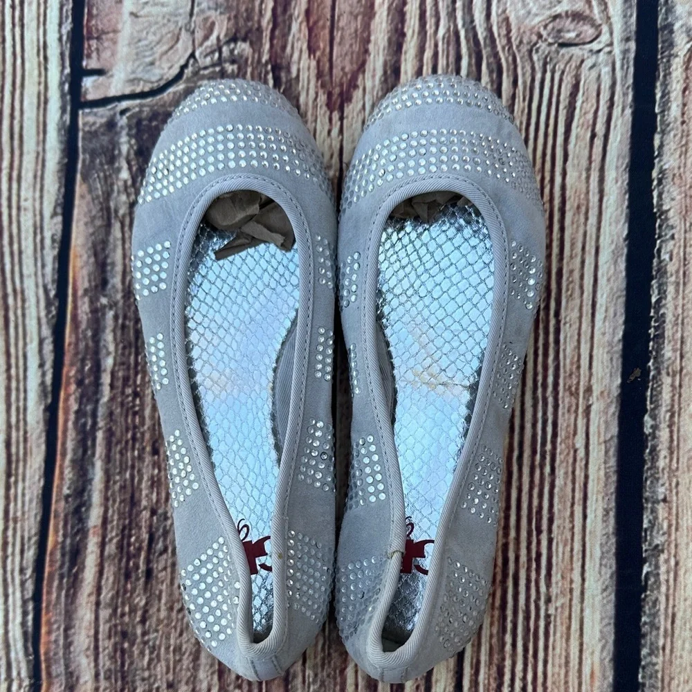 Elegant Gray Girls Flats